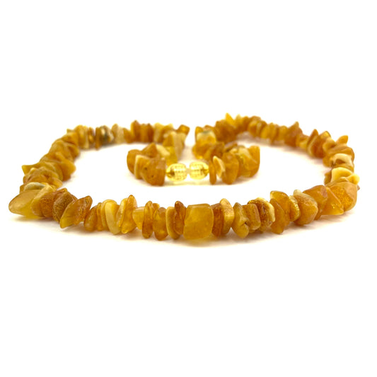Polished Chips Beads Butter Color Necklace